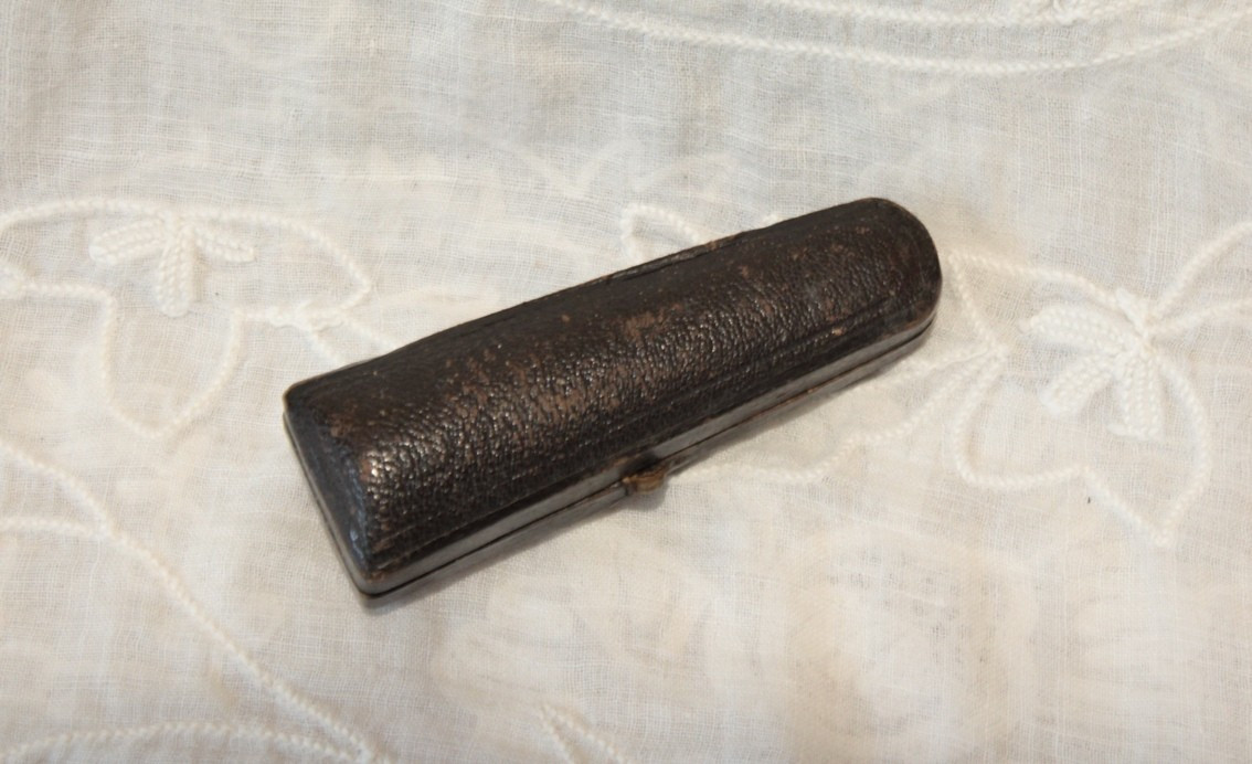 Silver, Pipe Clay And Amber Cigarette Lighter In Original Late 19th Century Leather Case-photo-4