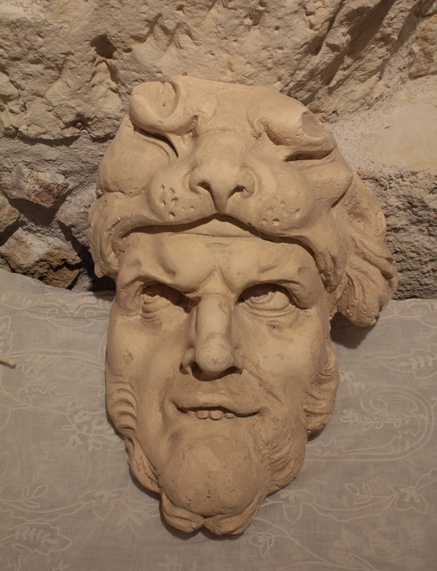 Grande sculpture en plâtre tête d'homme, dans le goût de l'Antique, 20ème siècle