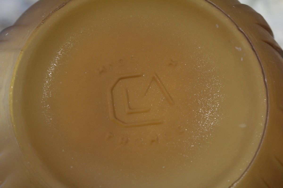 Vase boule en verre satiné moulé jaune ambré signé CLA, Art Déco, vers 1930-photo-6