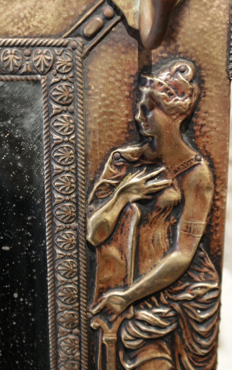 Miroir porte-manteaux en laiton repoussé décor de nymphes et rocailles fin 19ème siècle-photo-3