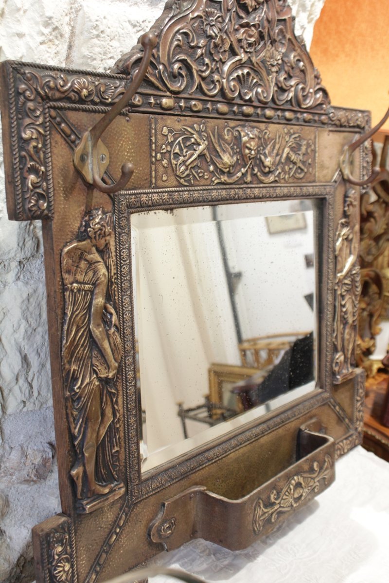 Miroir porte-manteaux en laiton repoussé décor de nymphes et rocailles fin 19ème siècle-photo-6