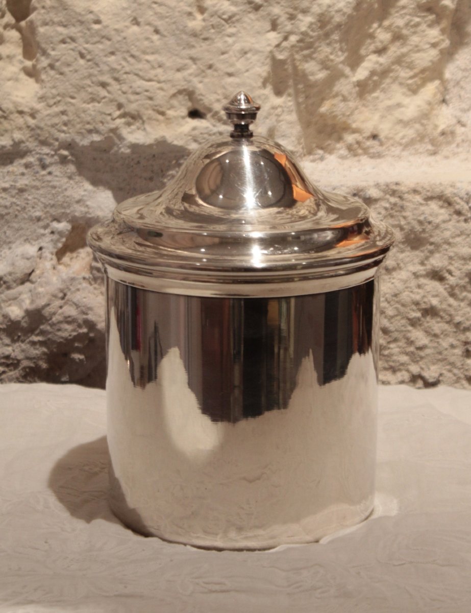 Grand pot couvert en métal argenté, 20ème siècle