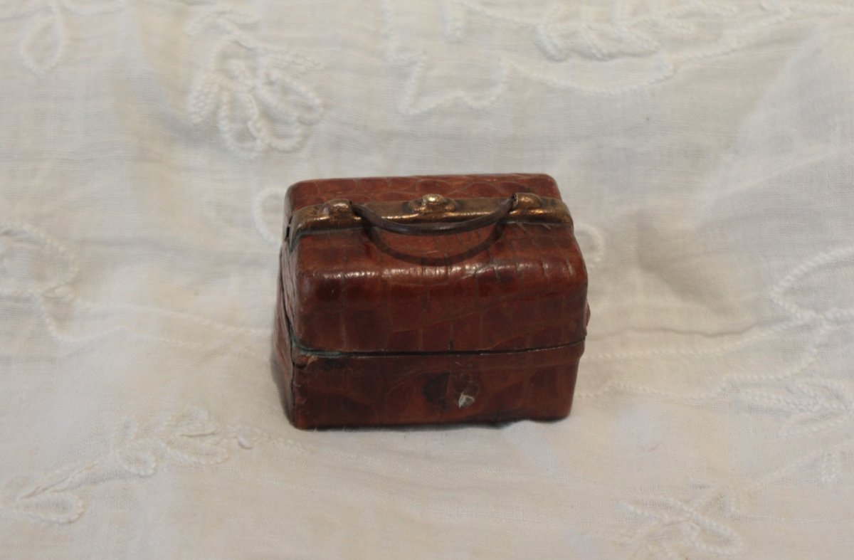 Travel Inkwell Shaped Like A Suitcase, Late 19th Century-photo-2