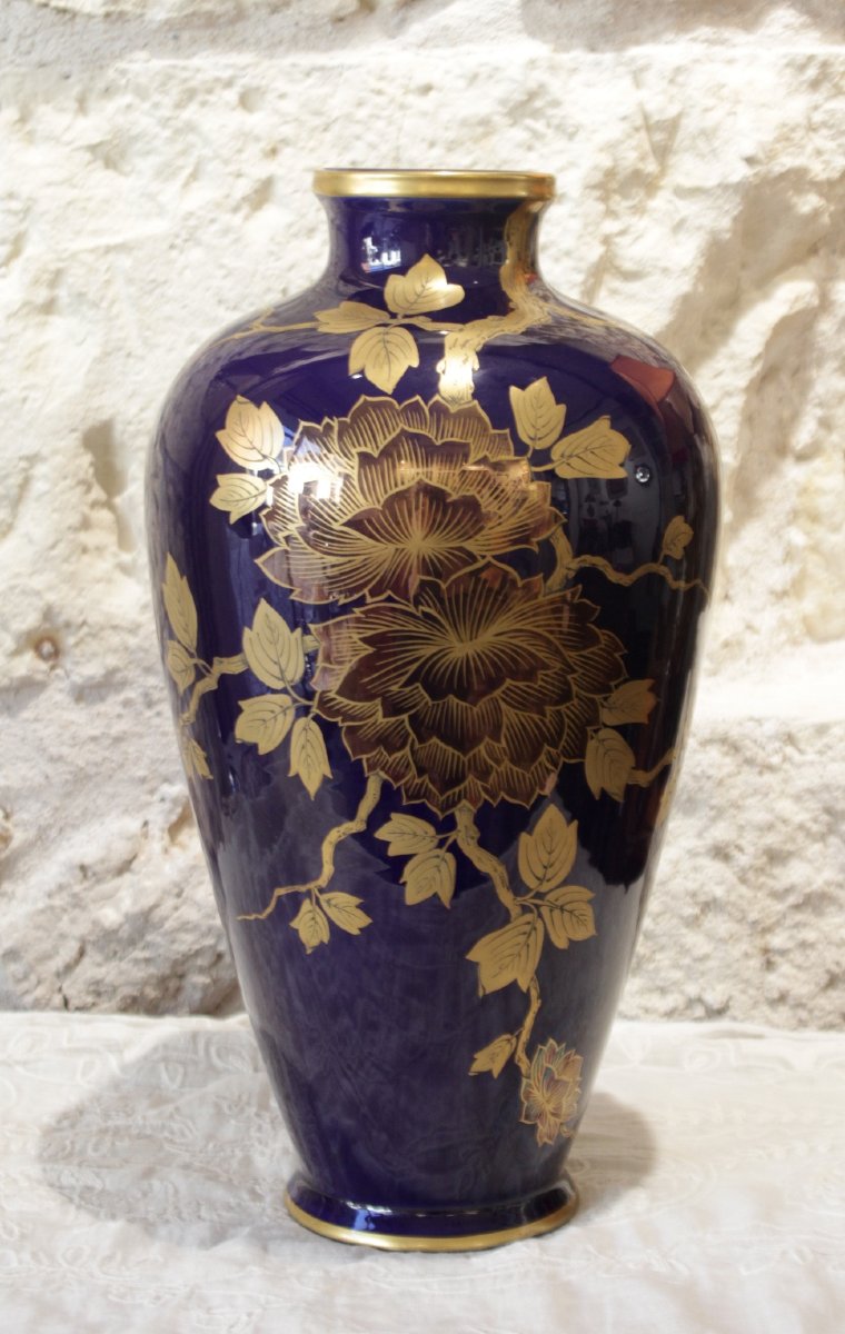 Grand vase balustre en faïence bleu, attribué à Sainte Radegonde Tours, début 20ème siècle