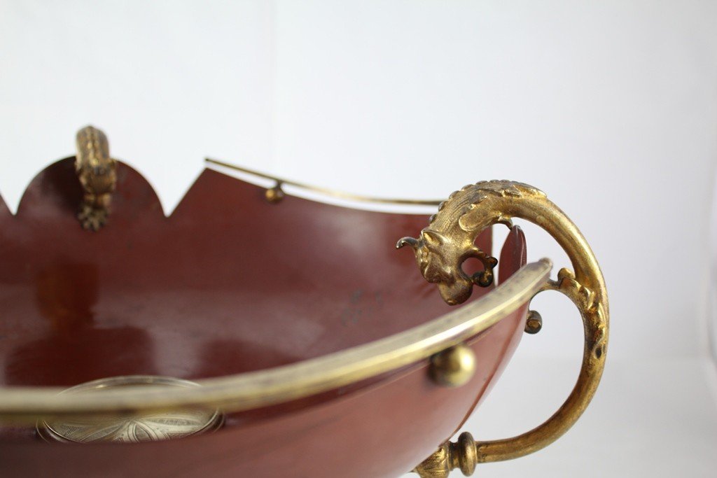 Coupe Chantournée En Tôle Laquée Rouge Et Monture Tripode En Bronze Doré époque 19ème Siècle-photo-4
