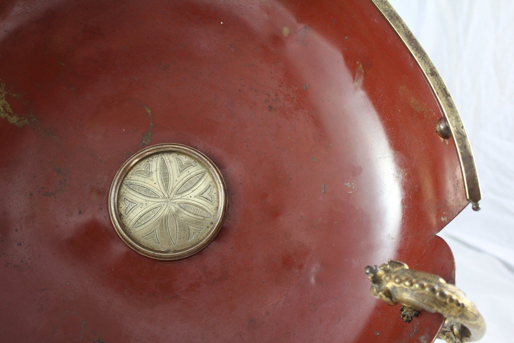 Coupe Chantournée En Tôle Laquée Rouge Et Monture Tripode En Bronze Doré époque 19ème Siècle-photo-1