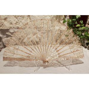 Lace And Mother-of-pearl Fan Between 1860 And 1880