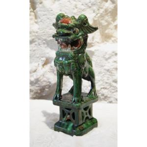 Sculpture chien Fô en terre cuite vernissée verte, 1ère moitié du 20ème siècle
