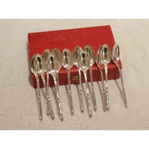 12 cuillères à moka en métal argenté, St Médard, en coffret, milieu 20ème siècle