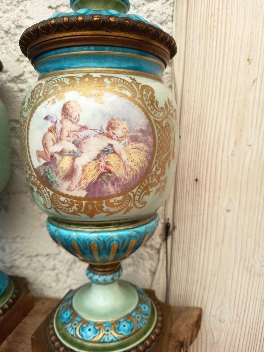 Pair Of Porcelaine Covered Jars-photo-1