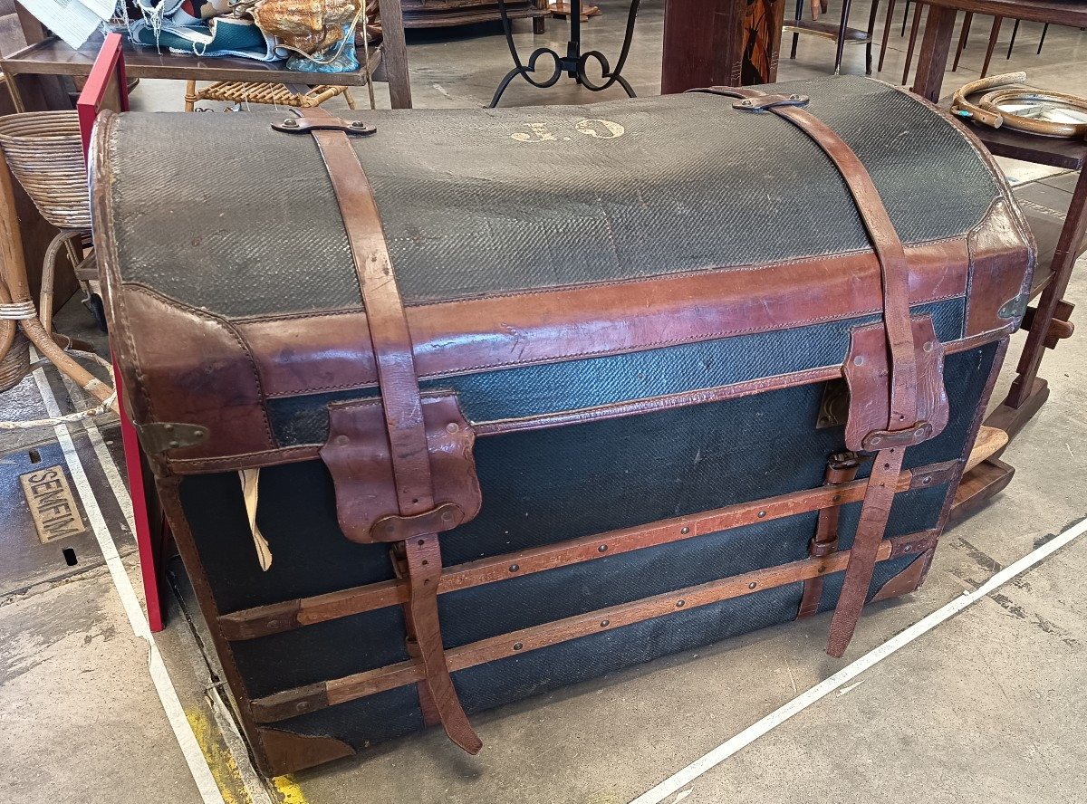 19th Century Travel Trunk-photo-2