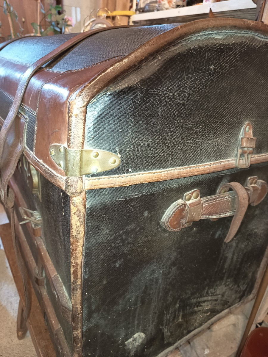 19th Century Travel Trunk-photo-3