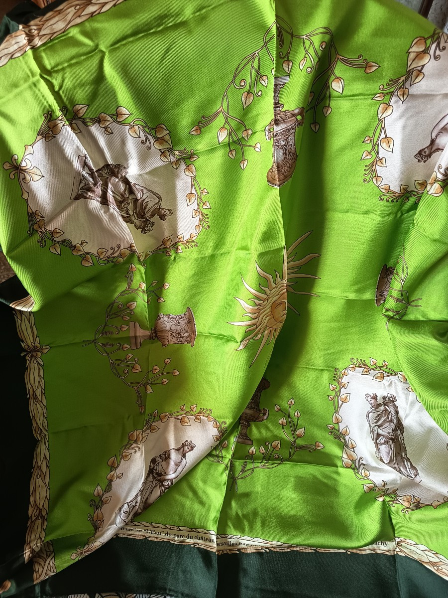 Foulard "statues Terre et Eau" du château de Versailles 