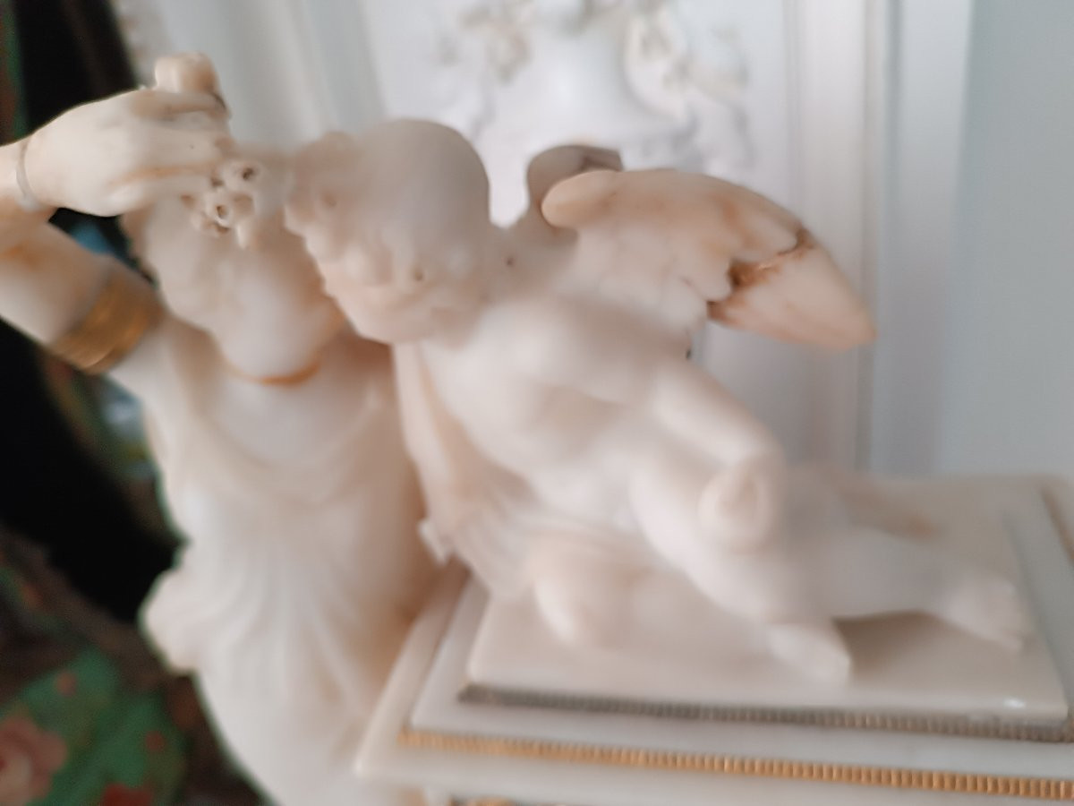 Pendule  en albâtre à sonnerie des quarts .-photo-3