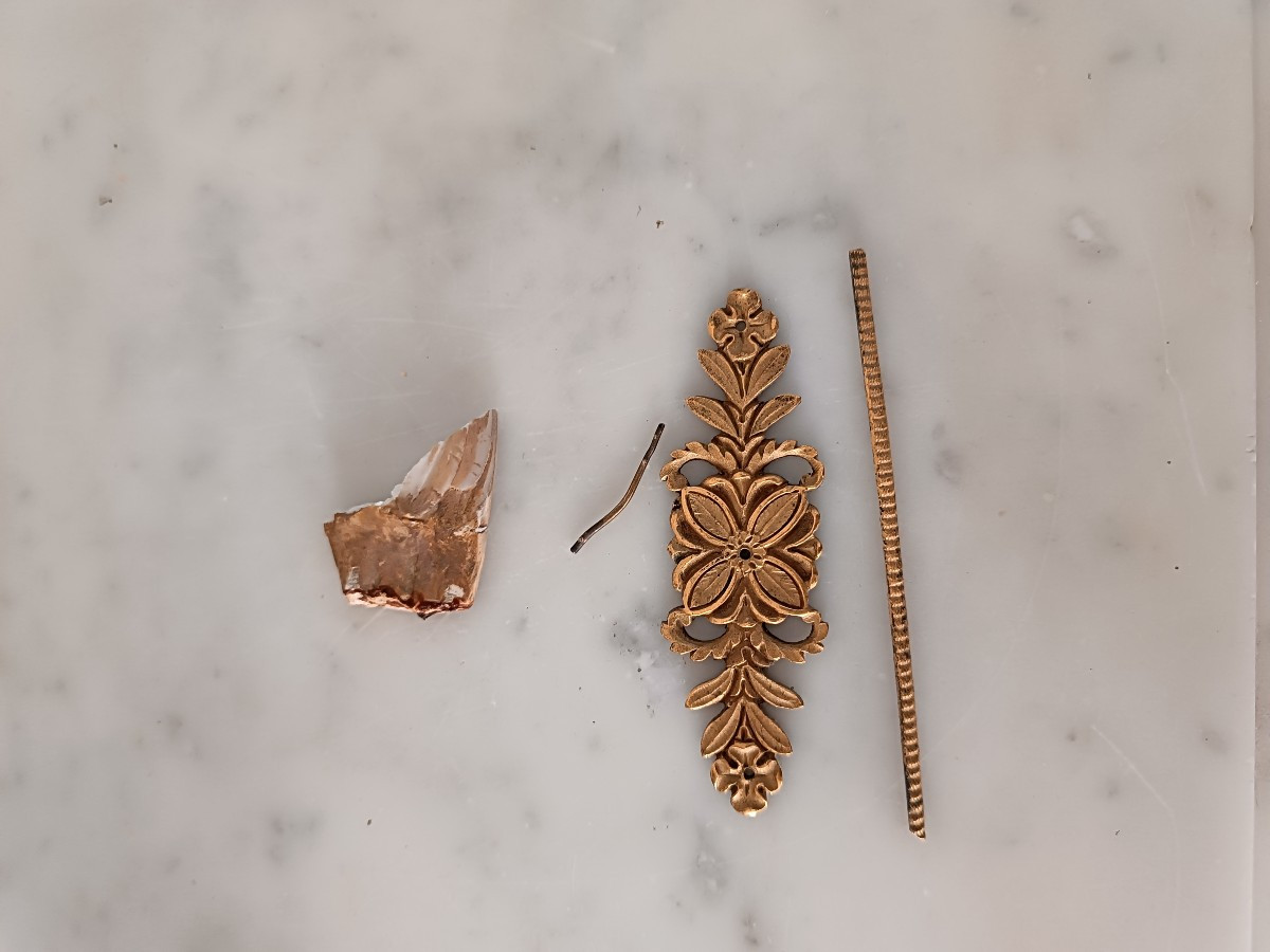 Pendule  en albâtre à sonnerie des quarts .-photo-4