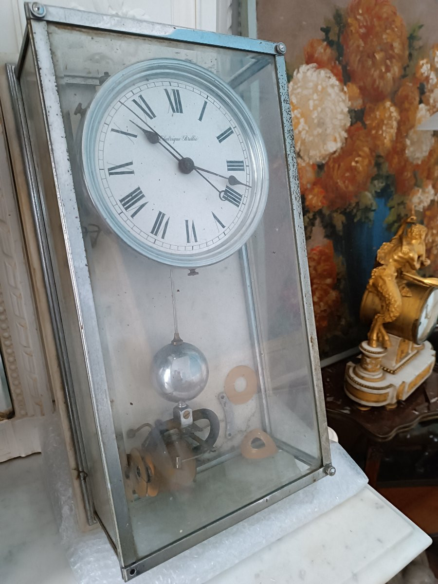 Brilliant Electric Clock -photo-4