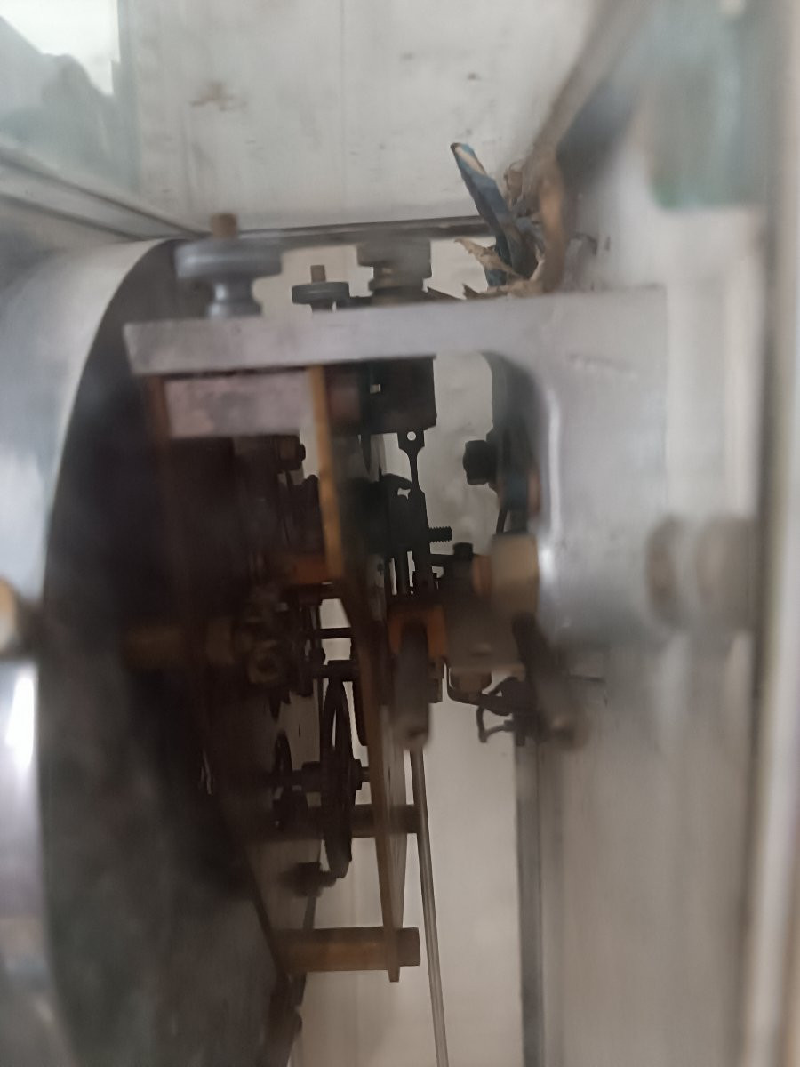 Brilliant Electric Clock -photo-3