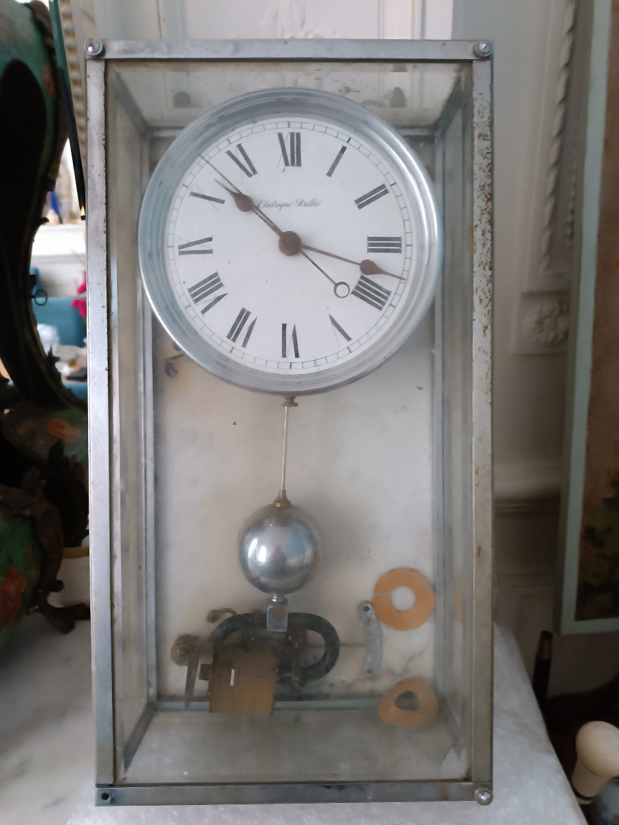 Brilliant Electric Clock 