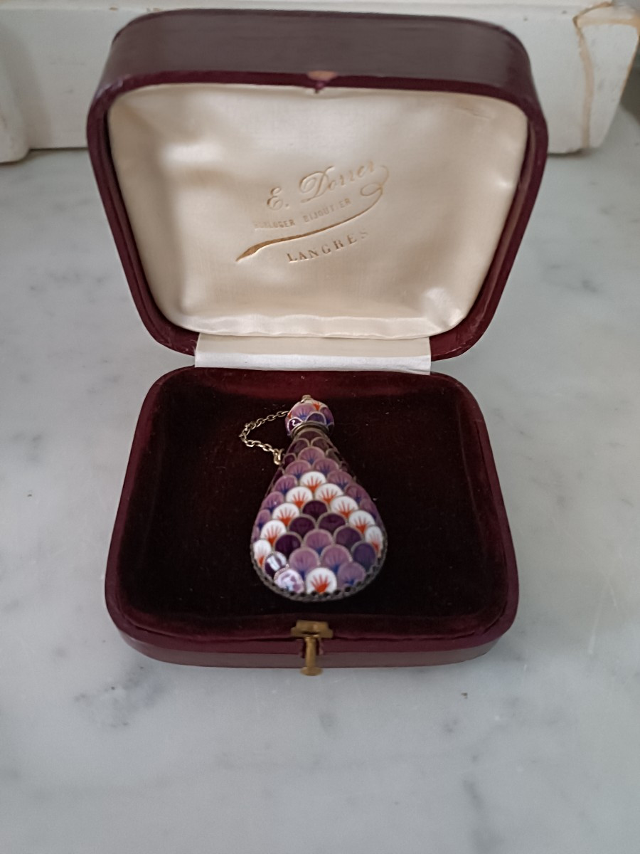 Flacon à parfum en argent émaillé