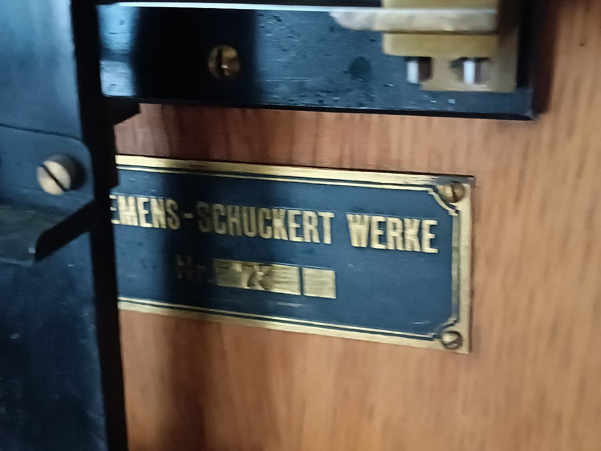 Early 20th Century Electric Clock -photo-2