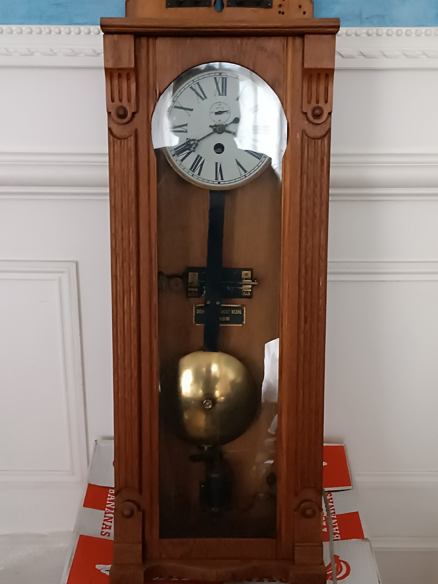 Early 20th Century Electric Clock -photo-8