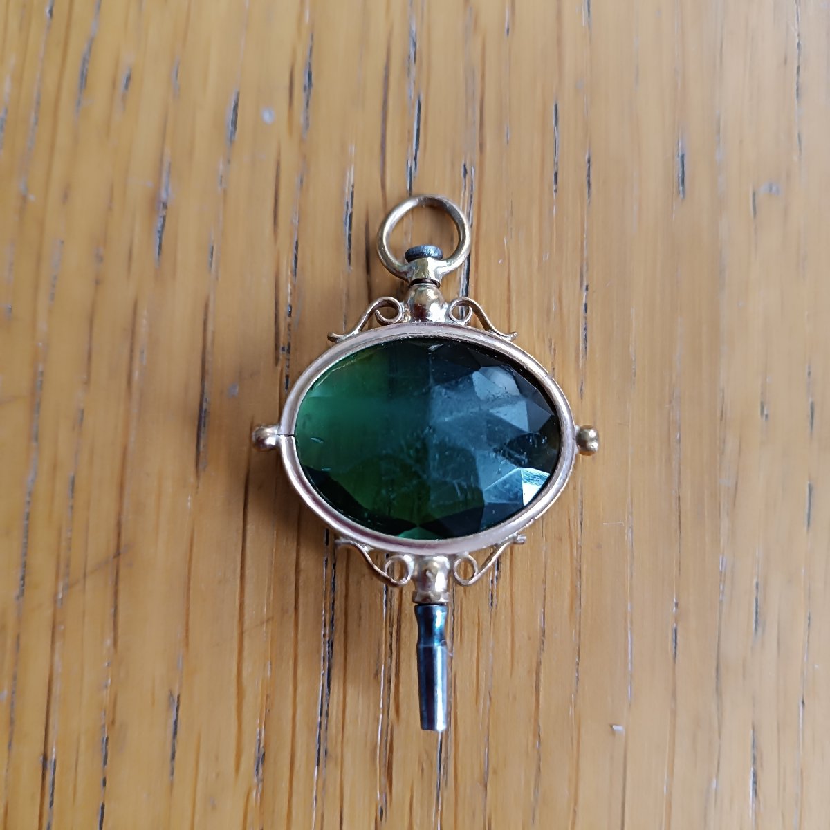 Petite clef de montre 19 ème 