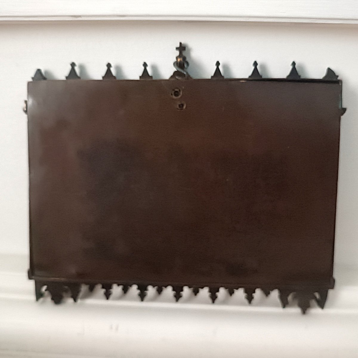Rare calendrier néo gothique en bronze  avec mouvement de montre -photo-1