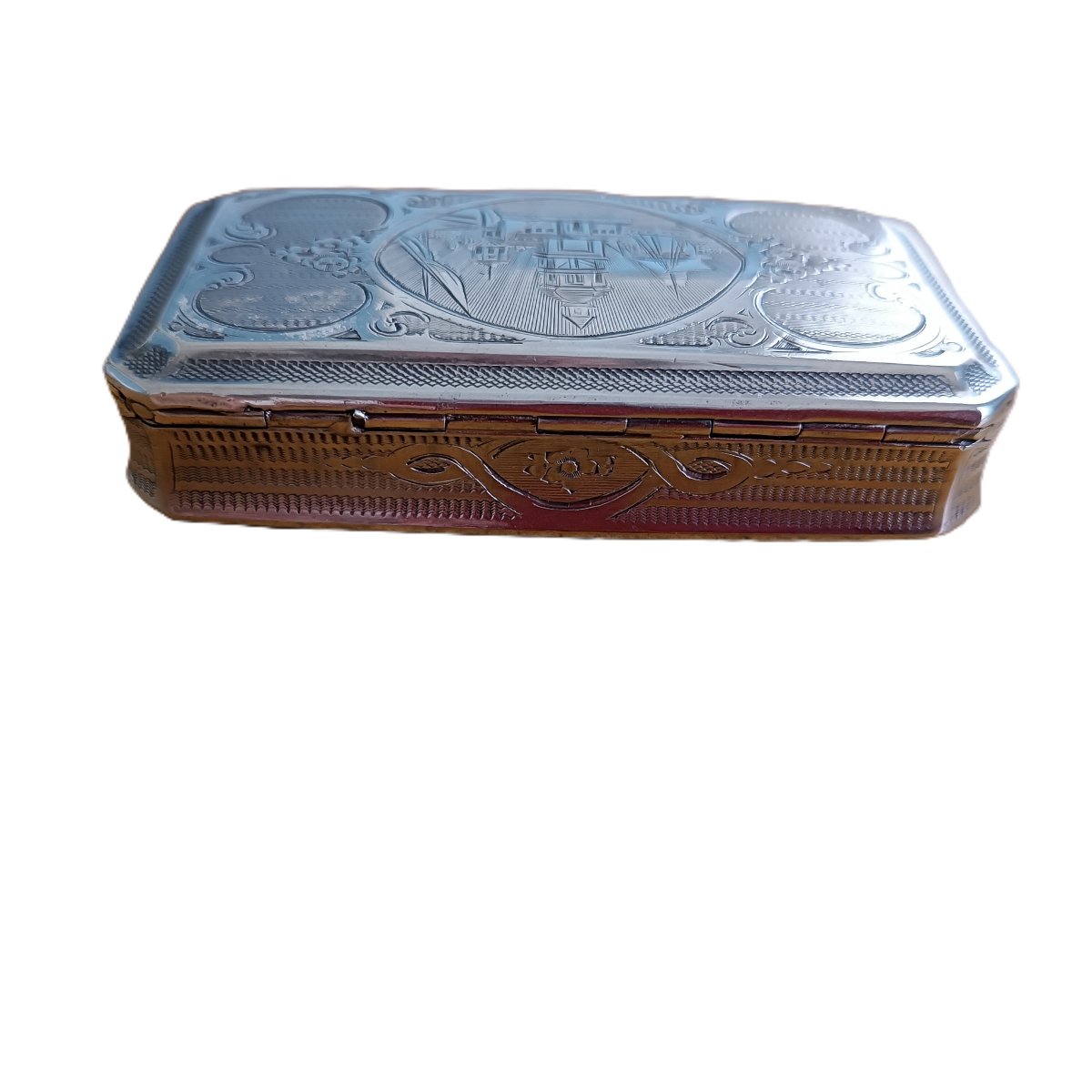 Chiseled Silver Box -photo-1