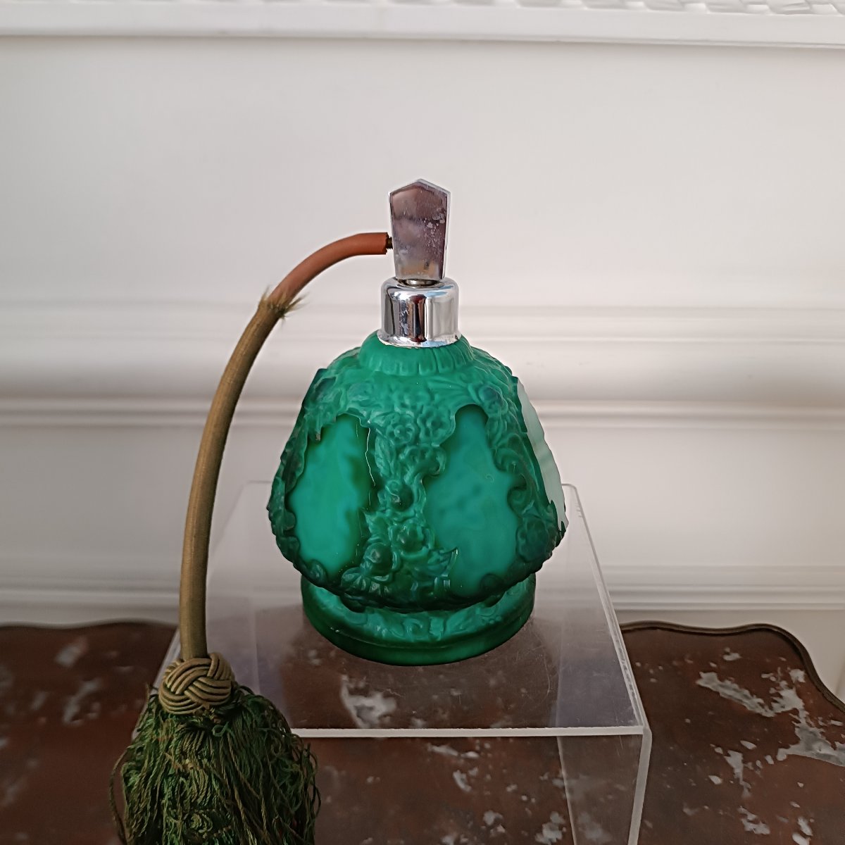 Art Deco Glass Spray Bottle With A Malachite Finish -photo-2