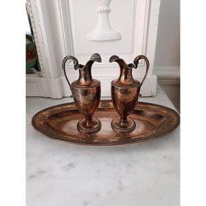 Pair Of Cruets And Display Stand With The Coat Of Arms Of Baron De Claybrooke
