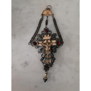 Grande croix pectorale en argent filigrané 