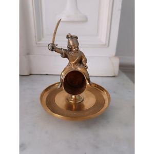 Pyrogène en bronze à l 'enfant soldat 