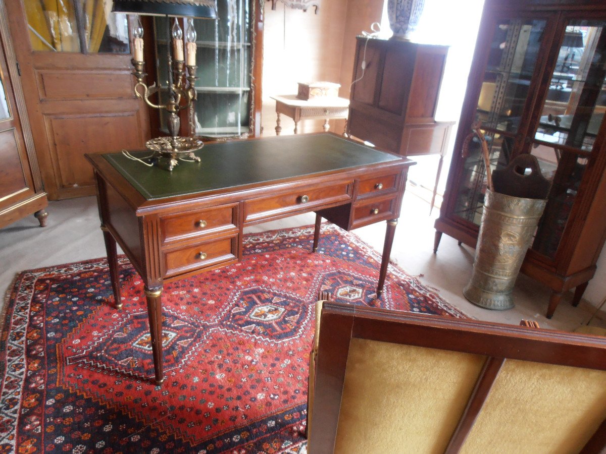 Desk-photo-2