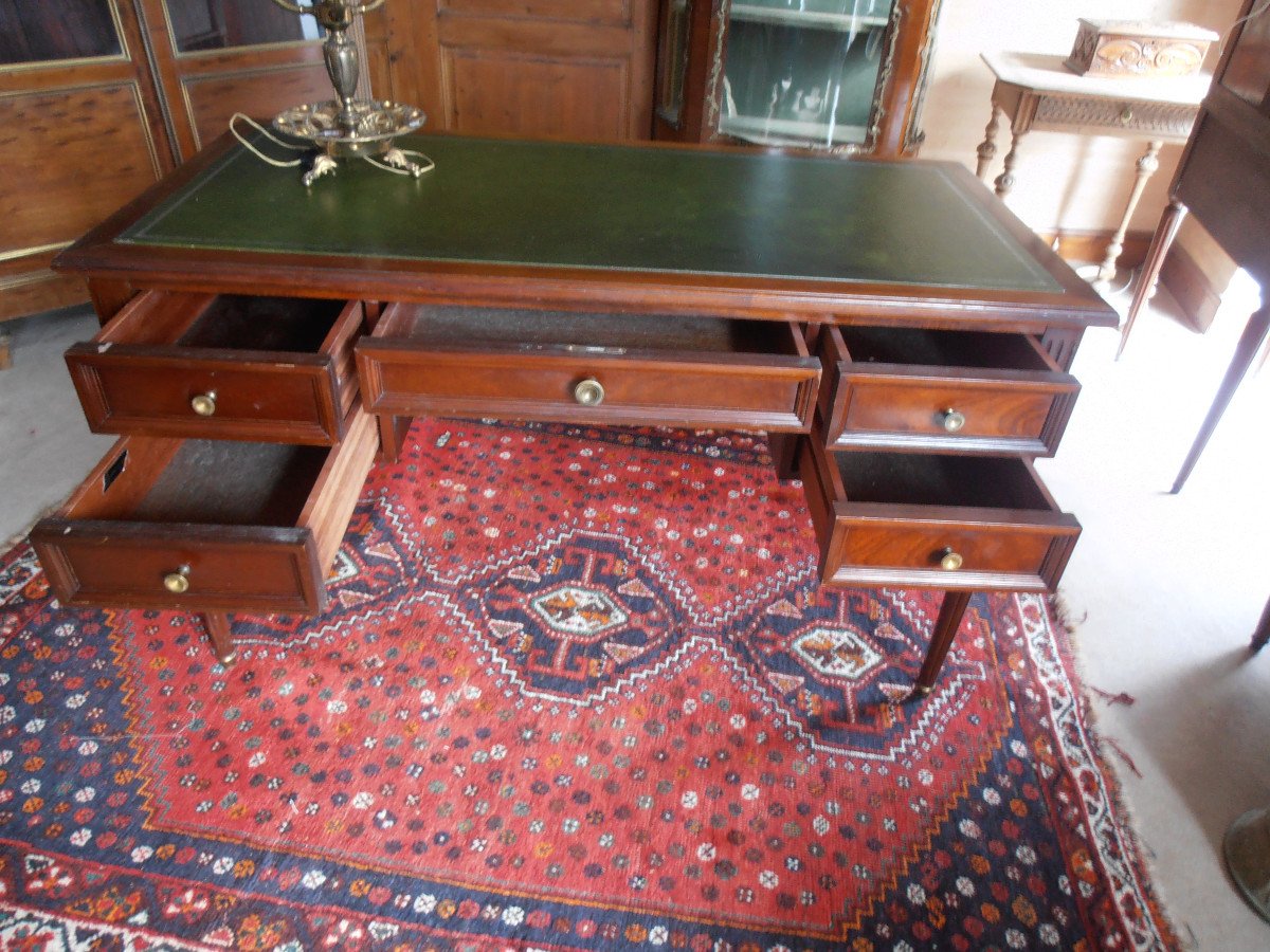 Desk-photo-1