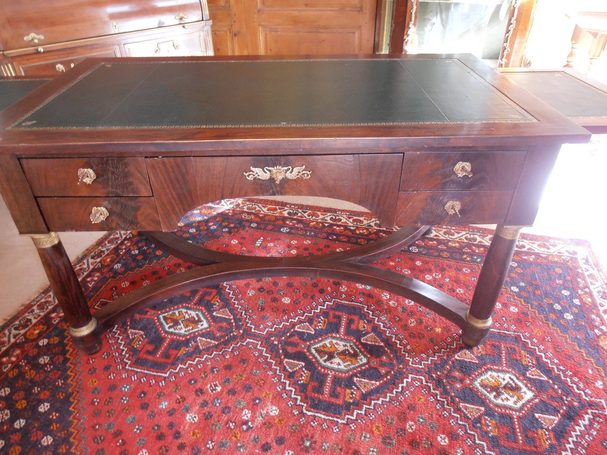 Desk-photo-3