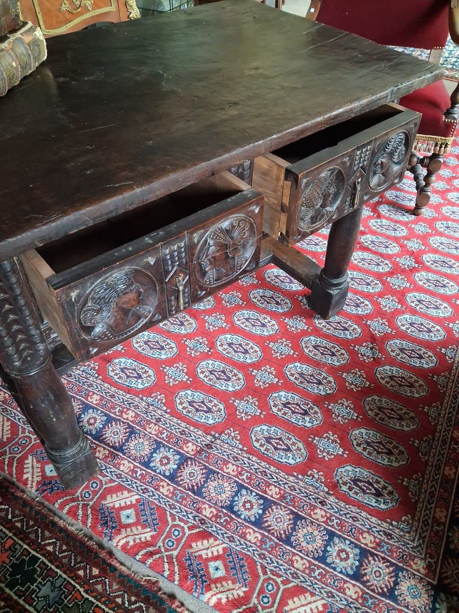 17th Century Table -photo-1