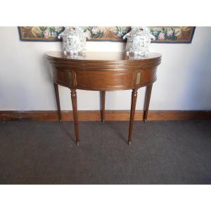 Half-moon Table