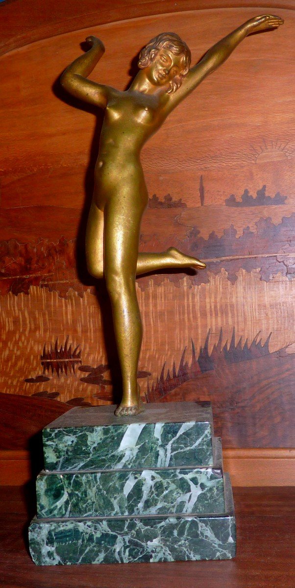 Art Deco Statue - Woman In Bronze
