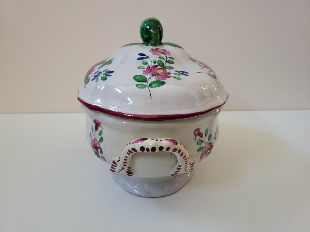19th Century Lunéville Earthenware Soup Tureen-photo-3