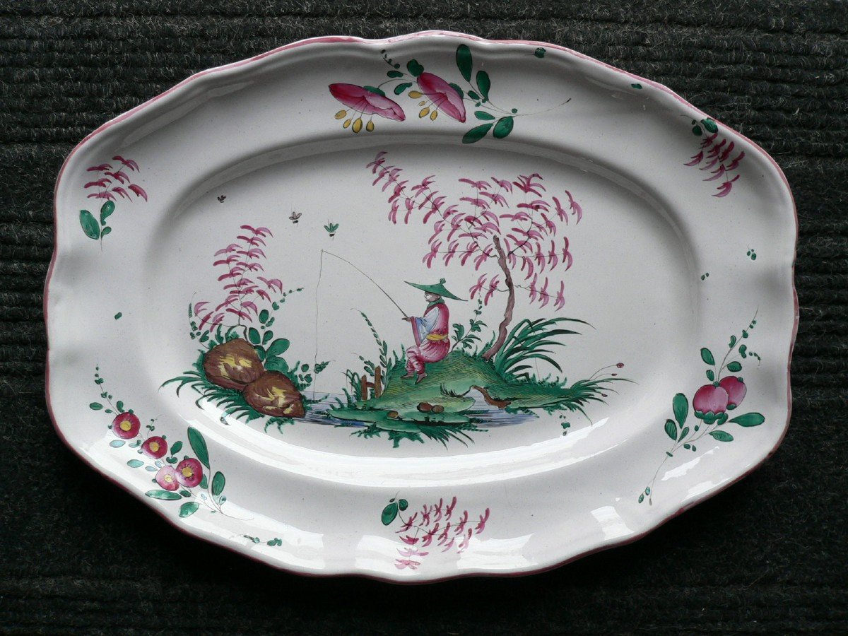 Oval Dish In Faience From Islettes Eighteenth