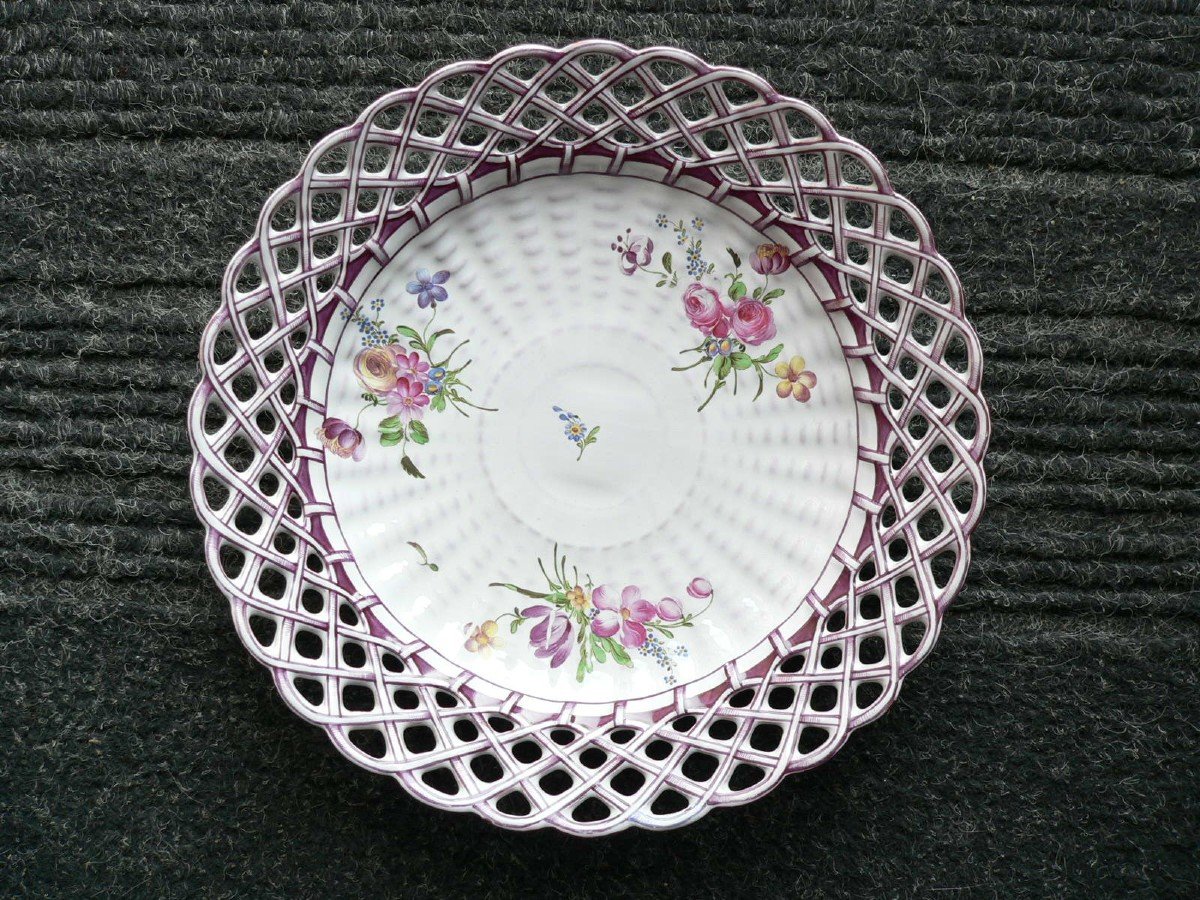 Eighteenth Niderviller Earthenware Plate