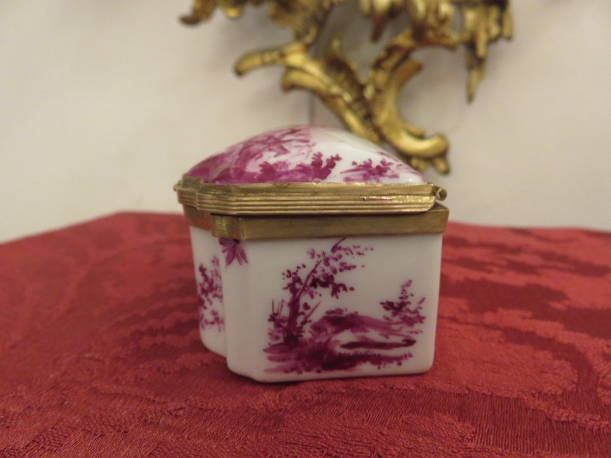 Boite En Porcelaine Au Décor En Camaïeu Pourpre d'Emile Samson ( 1837 - 1913 )-photo-4