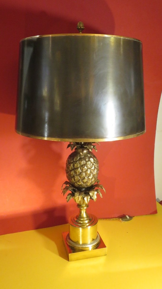 Lampe à l'ananas SIGNEE de la maison Charles ,en bronze et laiton doré , abat jour d'origine  années 1950