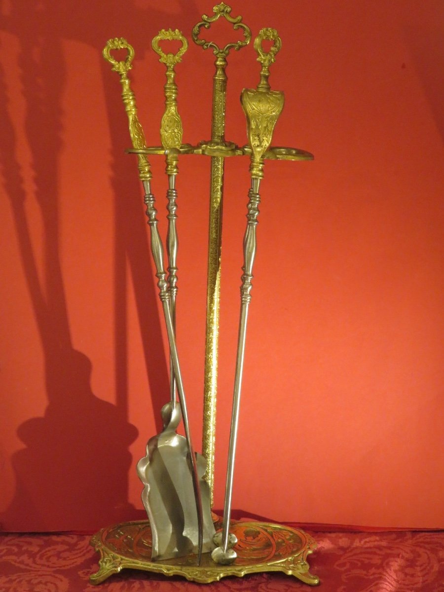 Serviteur de cheminée en bronze doré et fer forgé avec ses trois éléments  XIX ème 