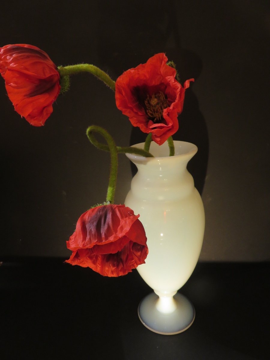Vase balustre en opaline blanche  XIX ème  ( Hauteur 37 cm )-photo-6