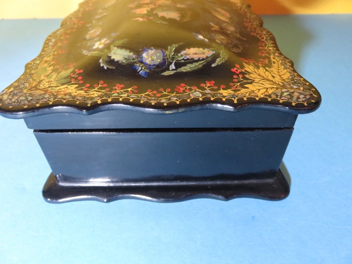 Boite , coffret à bijoux en papier mâché et marqueterie de nacre d'époque Napoléon III-photo-2