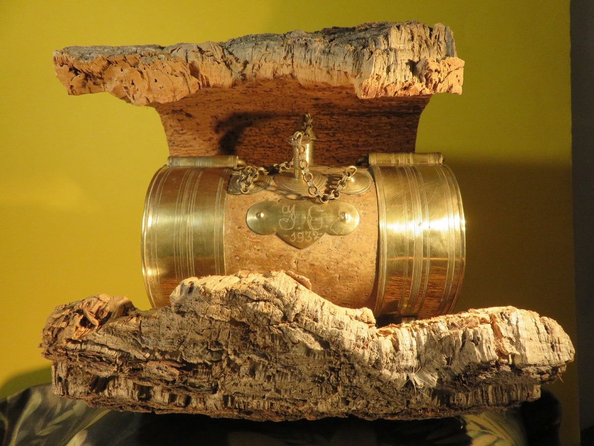Object Of Curiosity, Folk Art: Catalan Water Bottle In Cork And Brass