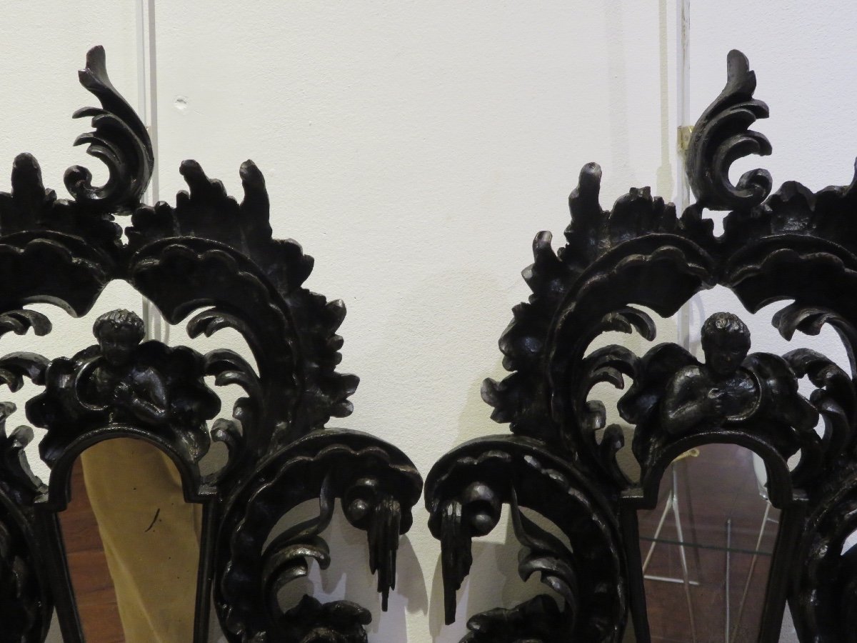 Paire de miroirs en bois sculpté , ( Hauteur 60 cm ) aux motifs inversés , époque Napoléon III-photo-3