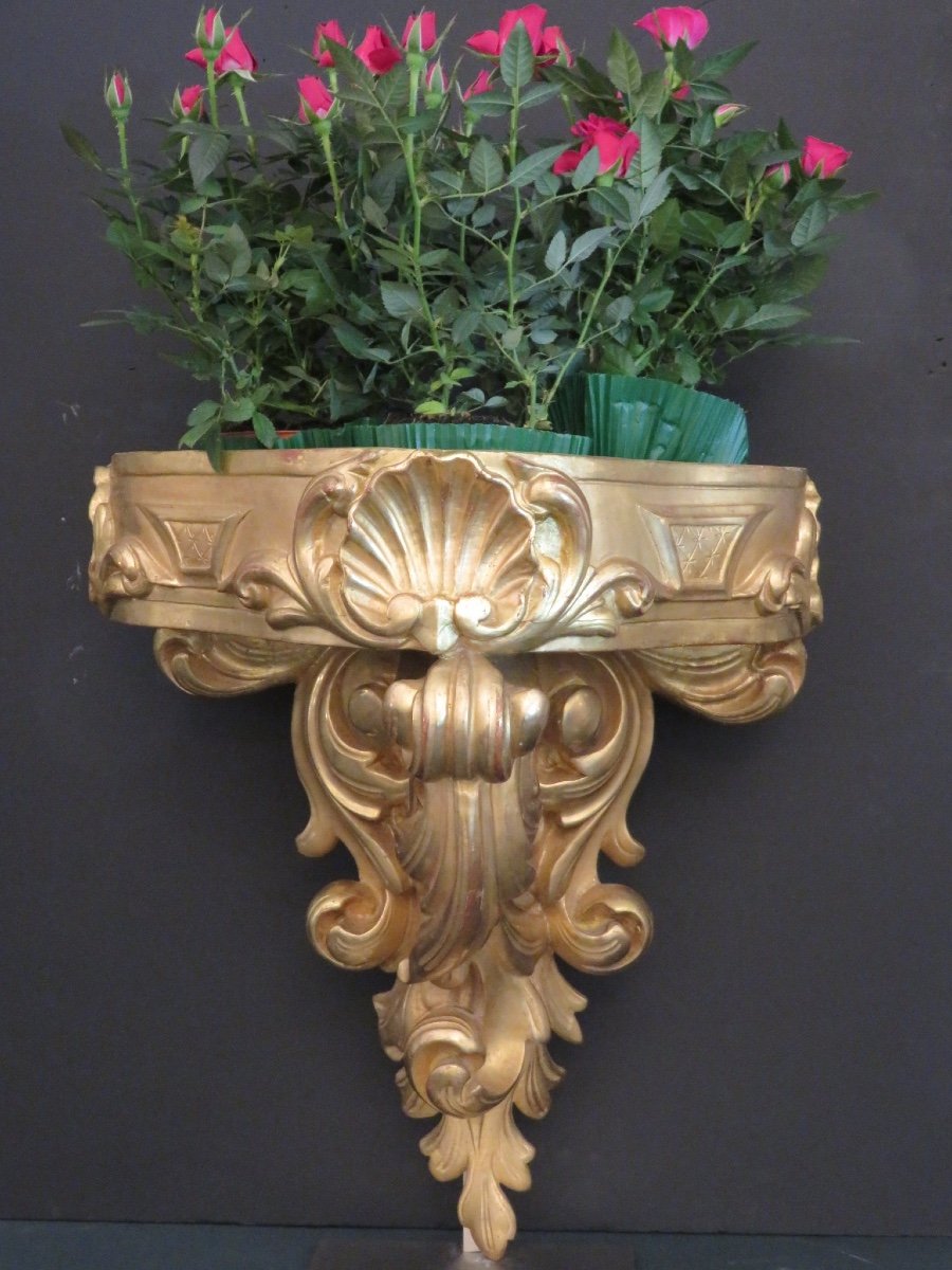 Grande jardinière  d'applique formant console, en bois sculpté doré , de style Baroque fin XIX -photo-2