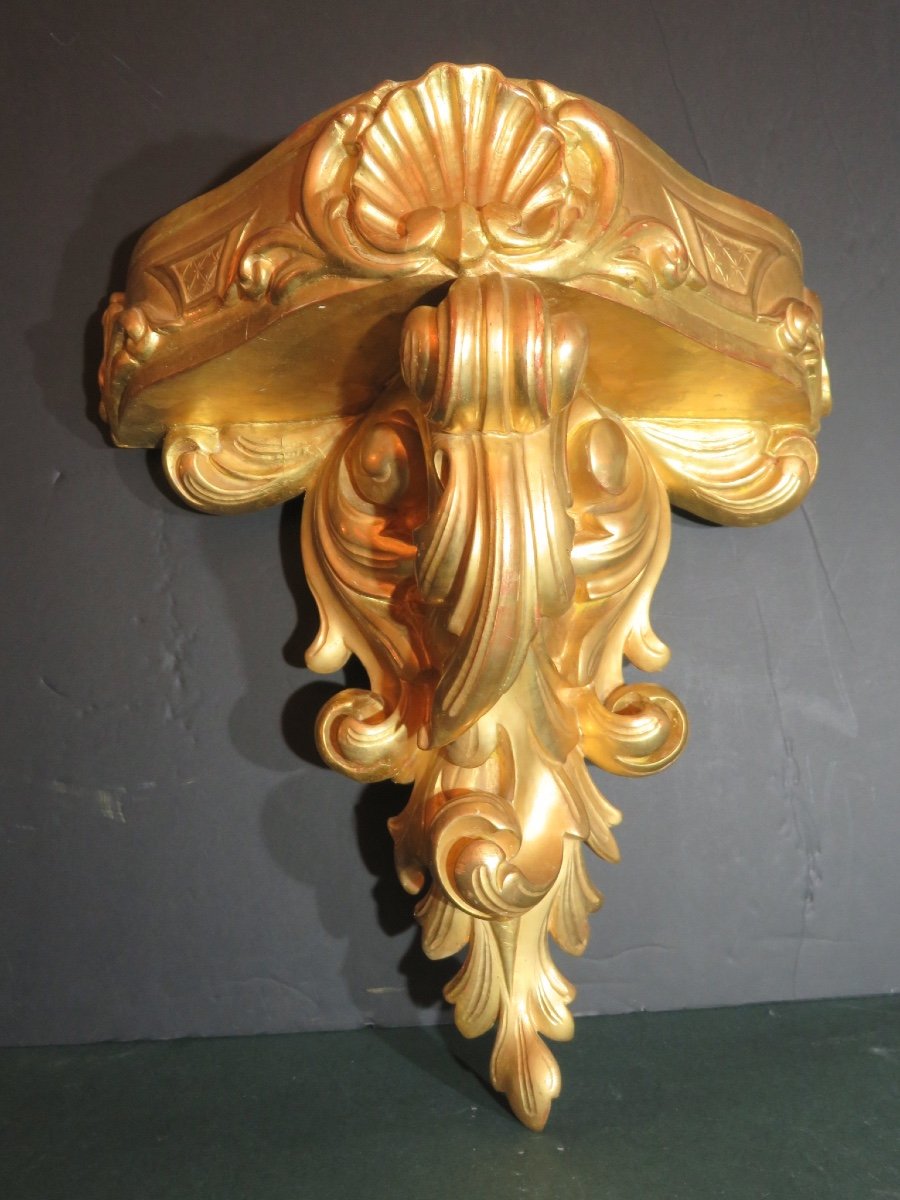Grande jardinière  d'applique formant console, en bois sculpté doré , de style Baroque fin XIX 